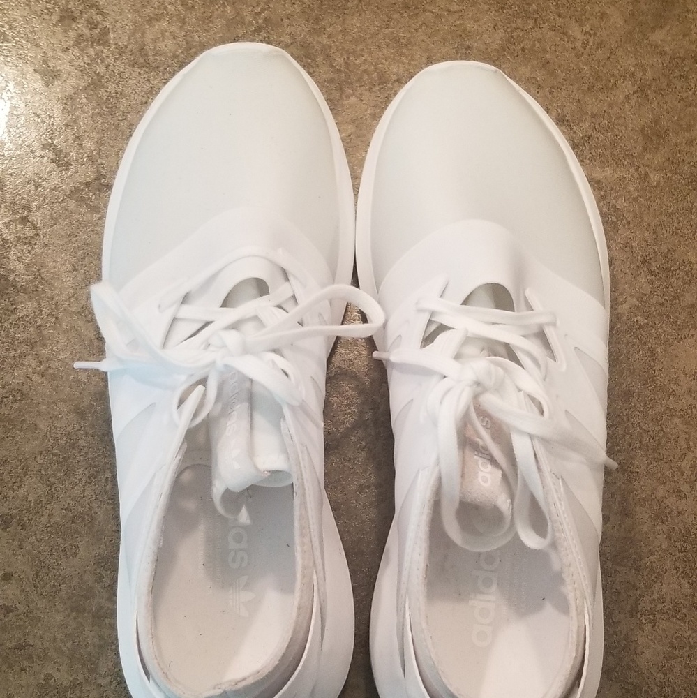 White Adidas tubular viral shoes